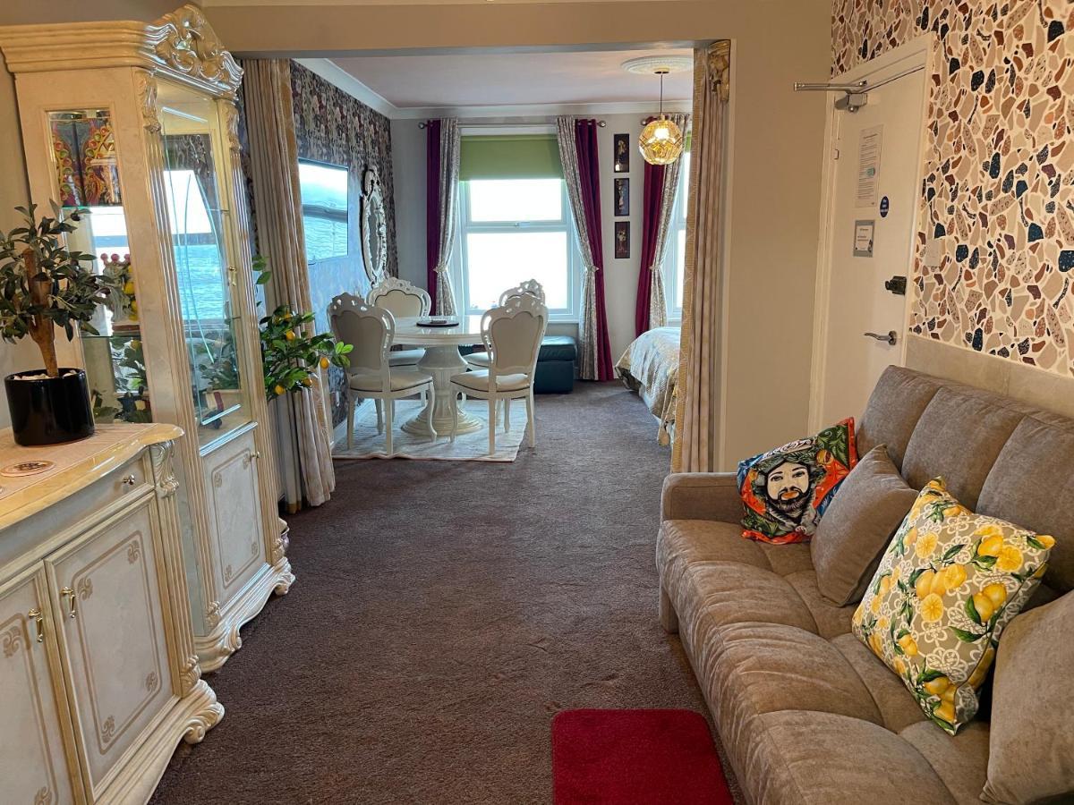 "The Italian" Seafront Apartment Eastbourne Dış mekan fotoğraf