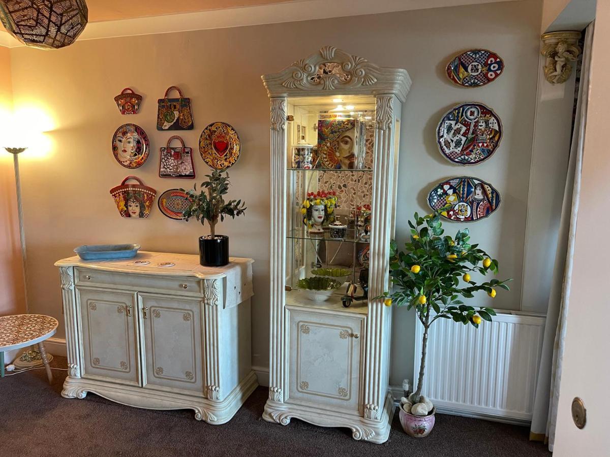 "The Italian" Seafront Apartment Eastbourne Dış mekan fotoğraf