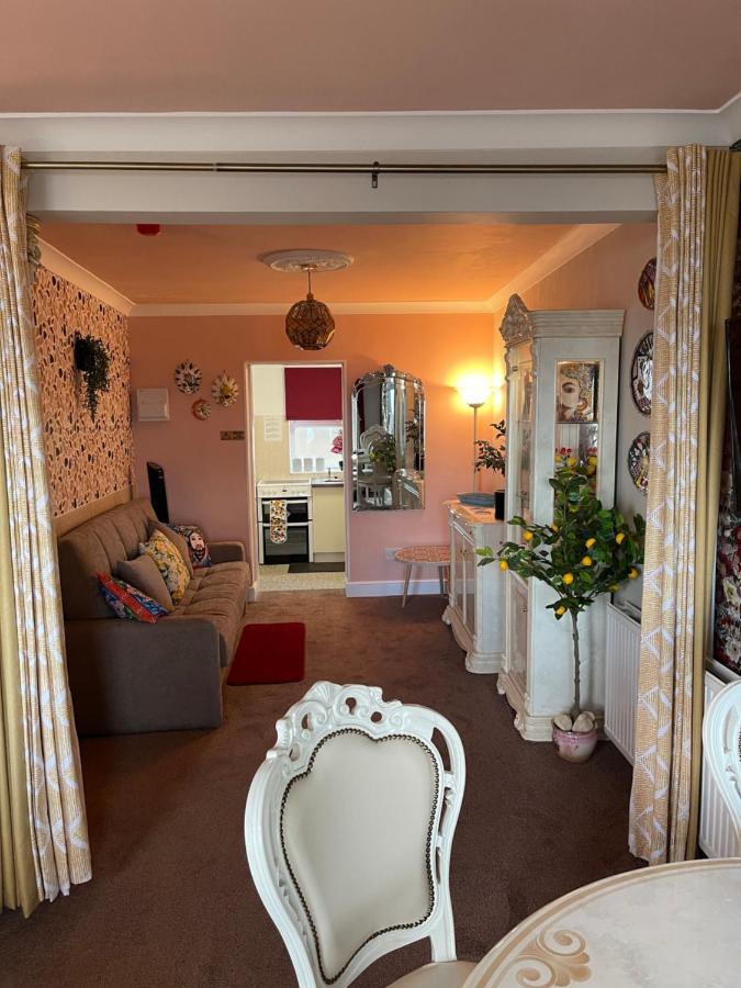 "The Italian" Seafront Apartment Eastbourne Dış mekan fotoğraf