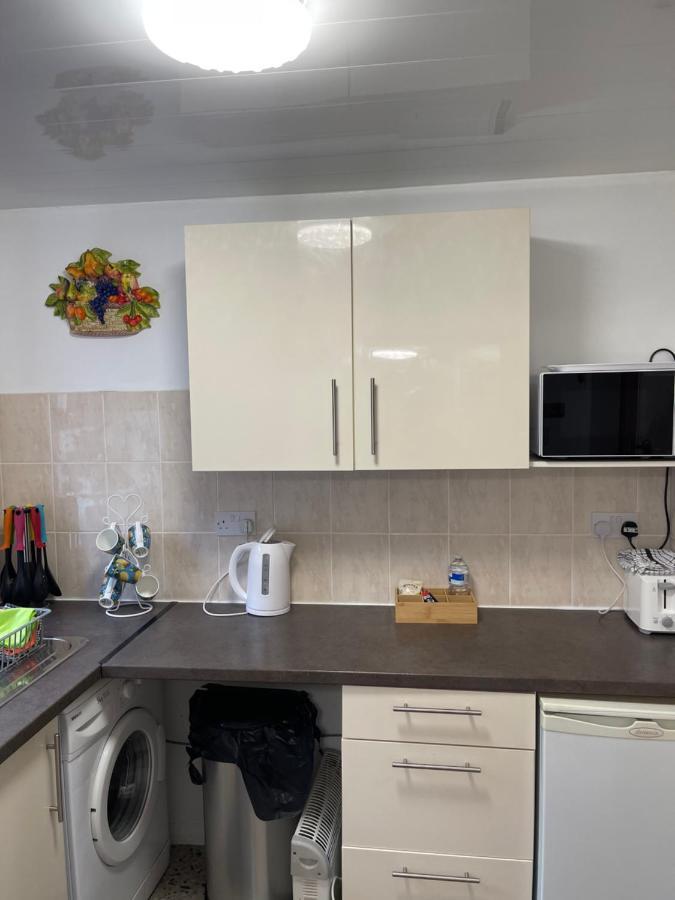 "The Italian" Seafront Apartment Eastbourne Dış mekan fotoğraf